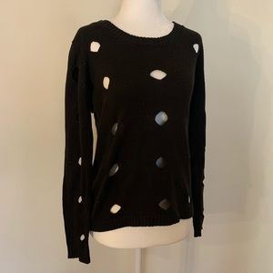 SOLD ⚠️ MODERN VINTAGE black distressed sweater S
